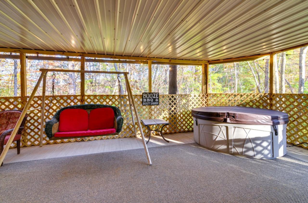 Burnside Resort Cabin With Hot Tub And Outdoor Spots! ภายนอก รูปภาพ